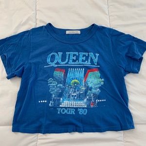 Queen Crop Tee in Royal
DAYDREAMER